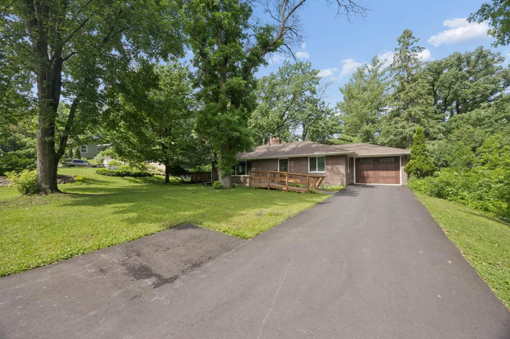 1425 Orkla Drive Golden Valley, MN 55427
