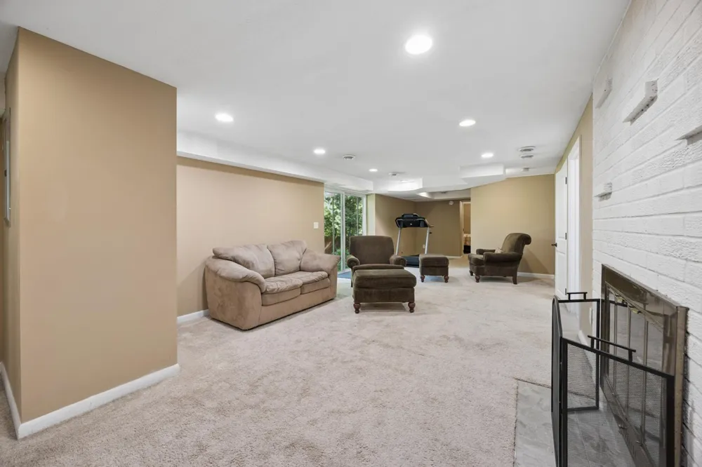 1425 Orkla Drive Golden Valley, MN 55427