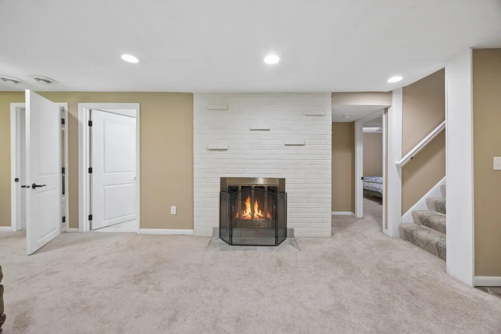 1425 Orkla Drive Golden Valley, MN 55427