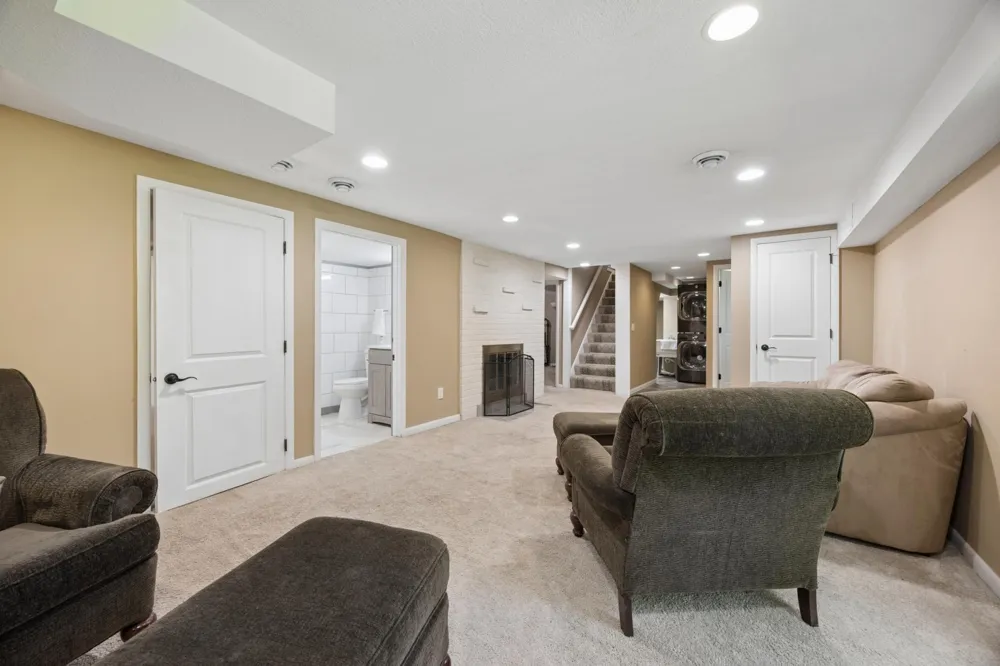 1425 Orkla Drive Golden Valley, MN 55427