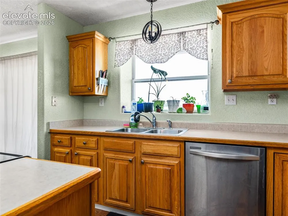 967 W Yerba Buena Drive Pueblo, CO 81007