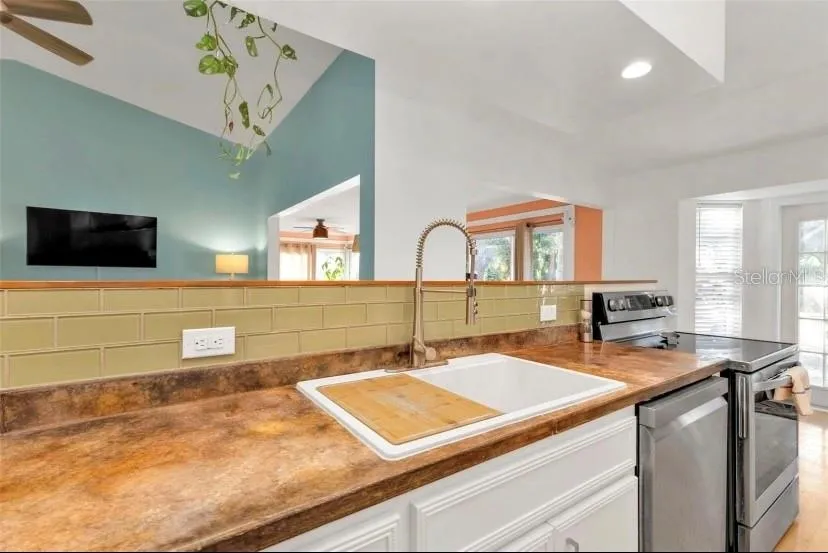 3003 SIKESTON AVENUE North Port, FL 34286