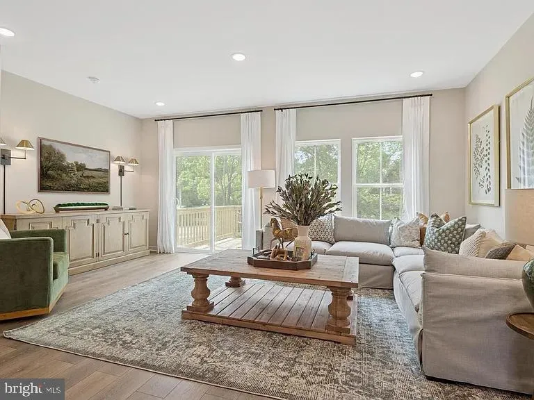 53 SILVERBELL AVENUE Berlin, NJ 08009