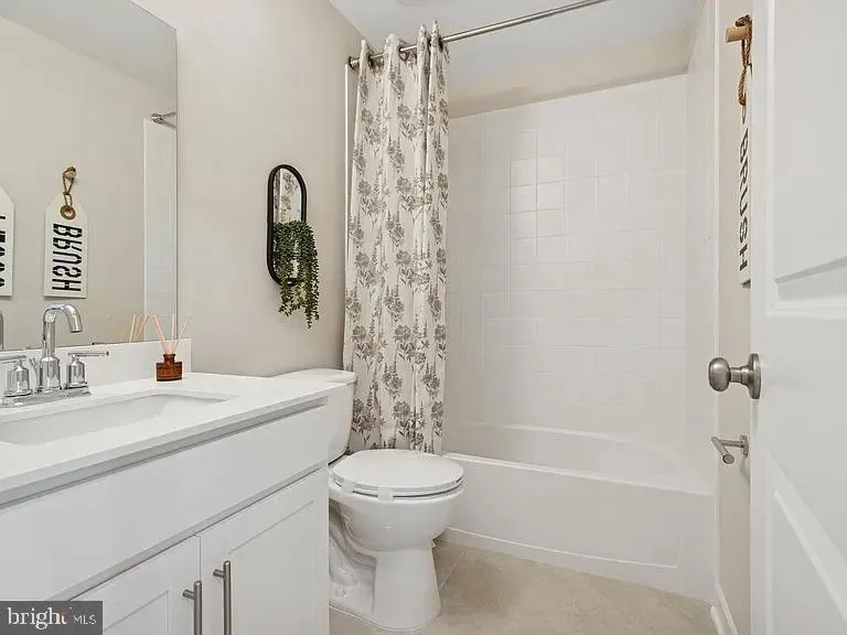53 SILVERBELL AVENUE Berlin, NJ 08009