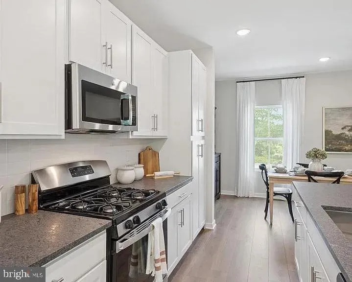 53 SILVERBELL AVENUE Berlin, NJ 08009