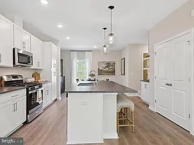 53 SILVERBELL AVENUE Berlin, NJ 08009