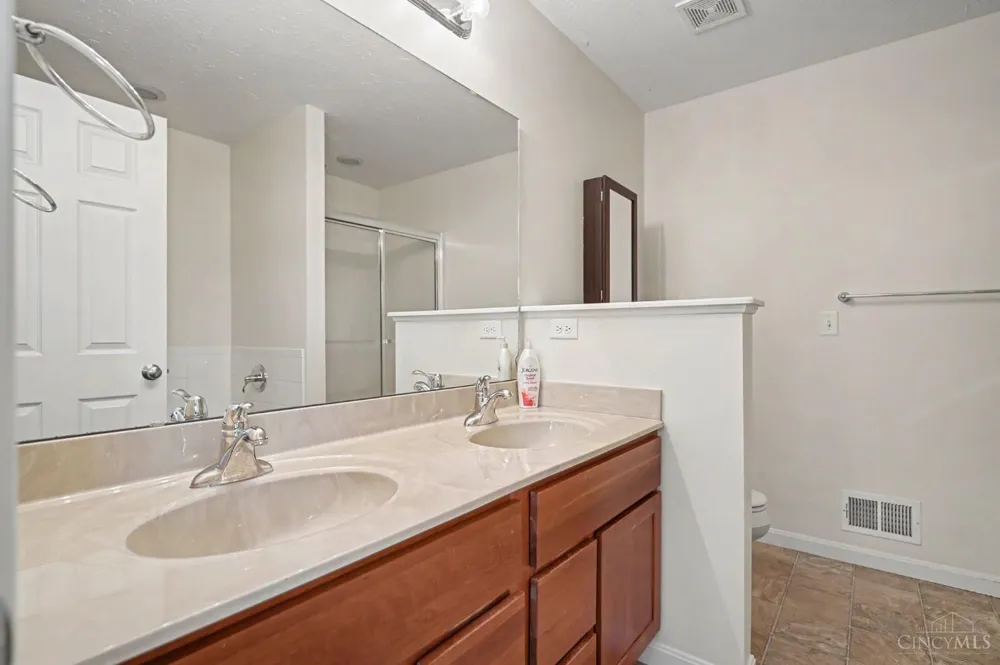 707 Holland Court Trenton, OH 45067