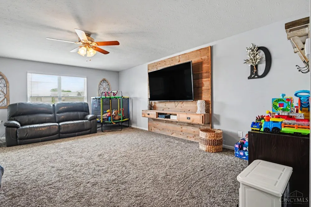 707 Holland Court Trenton, OH 45067