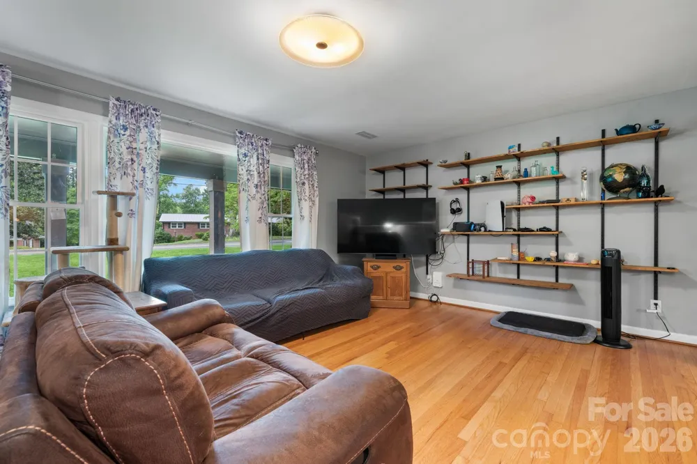 267 25th Avenue NW Hickory, NC 28601