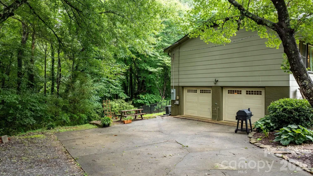 267 25th Avenue NW Hickory, NC 28601
