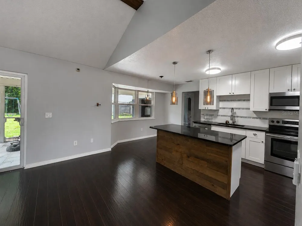 1432 LANDOVER AVENUE Deltona, FL 32725