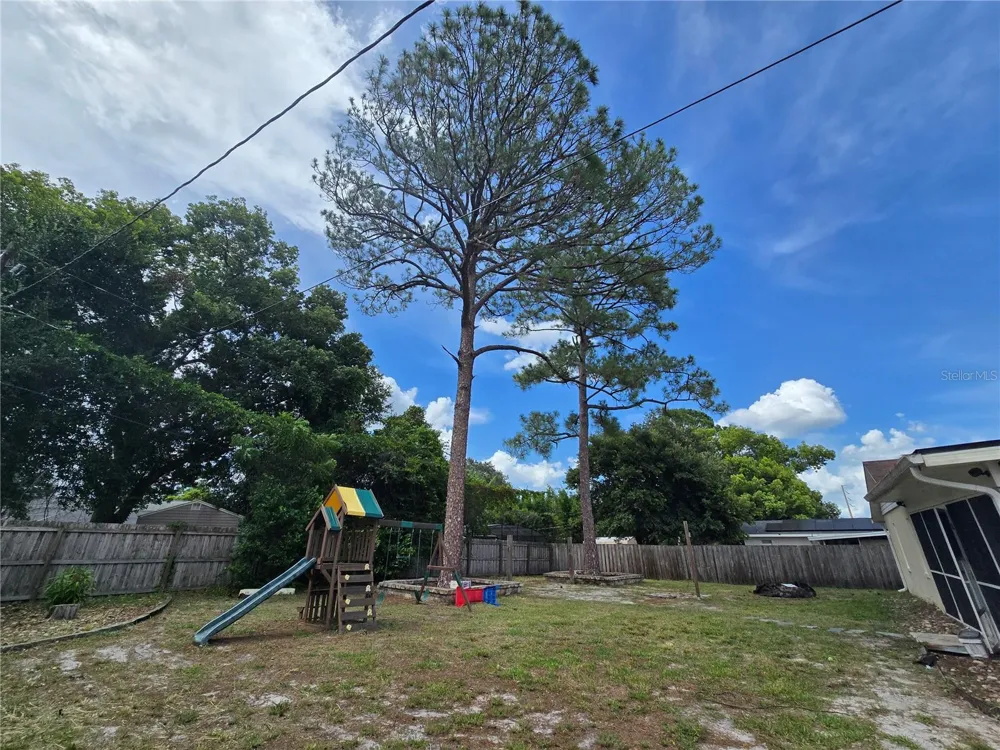 1432 LANDOVER AVENUE Deltona, FL 32725