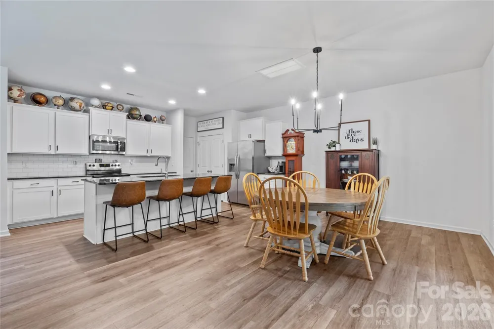 4604 Fairway Run Drive Pfafftown, NC 27040