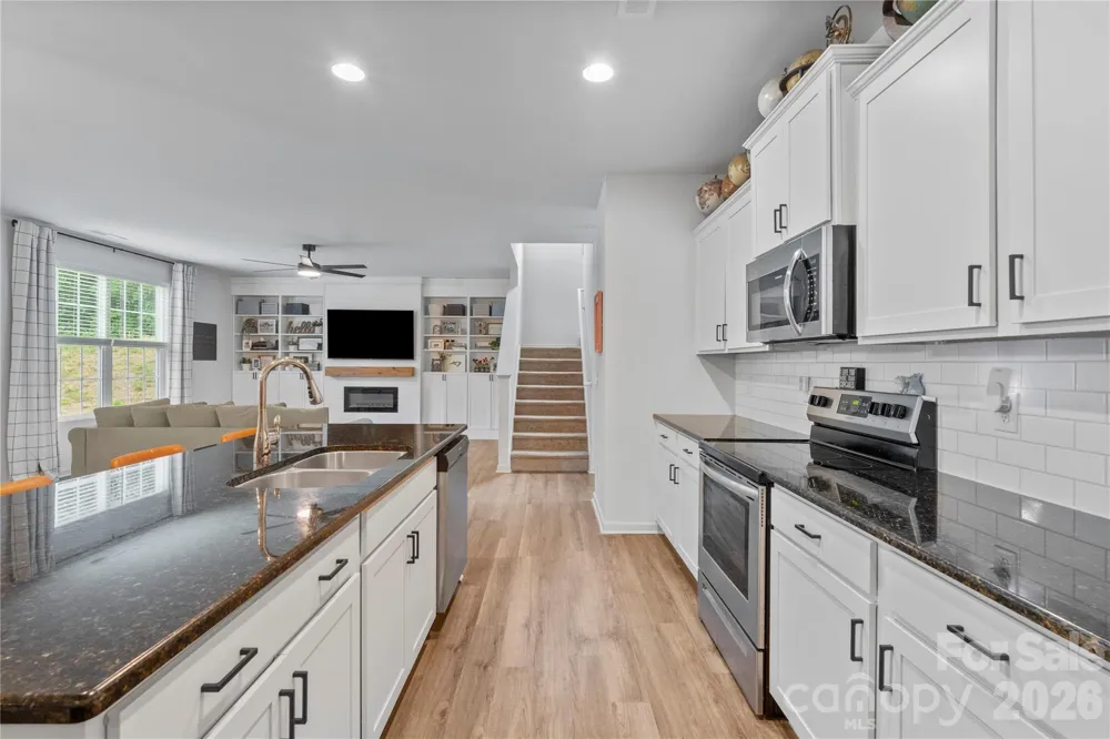 4604 Fairway Run Drive Pfafftown, NC 27040
