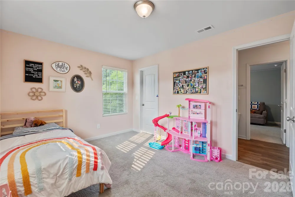 4604 Fairway Run Drive Pfafftown, NC 27040