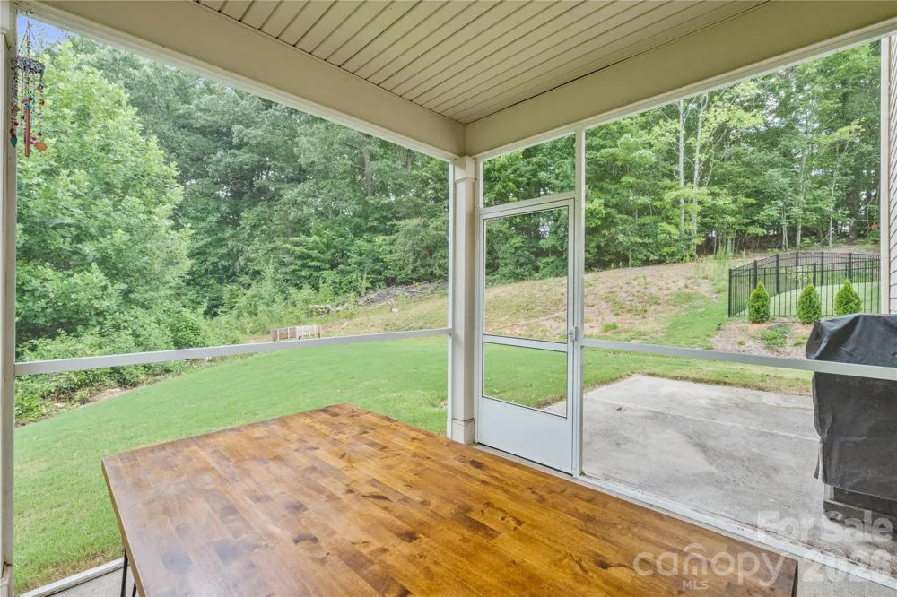4604 Fairway Run Drive Pfafftown, NC 27040