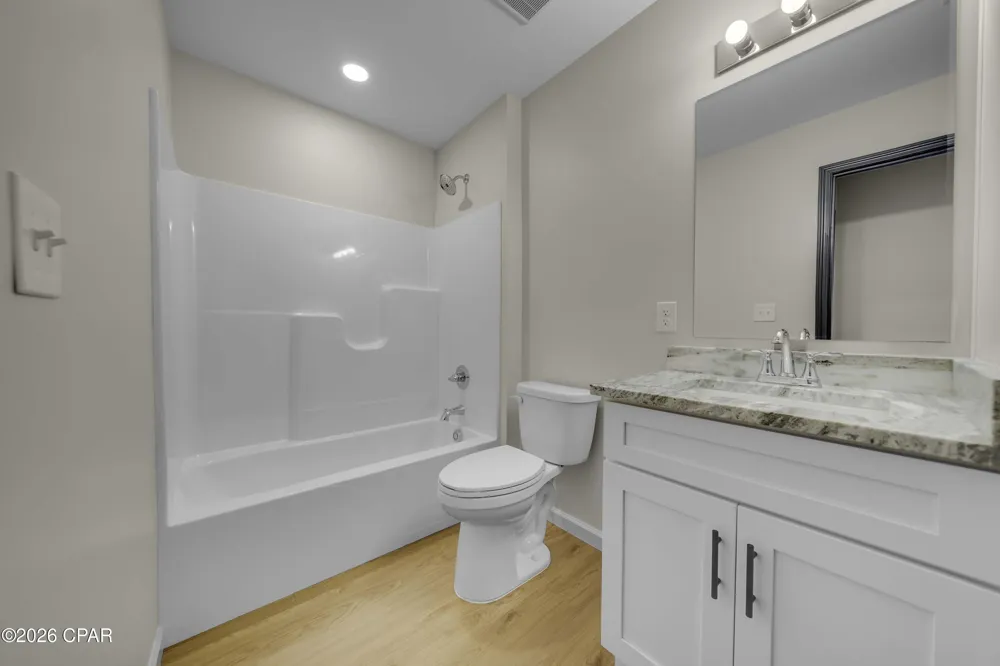 122 East Avenue #B Panama City, FL 32401