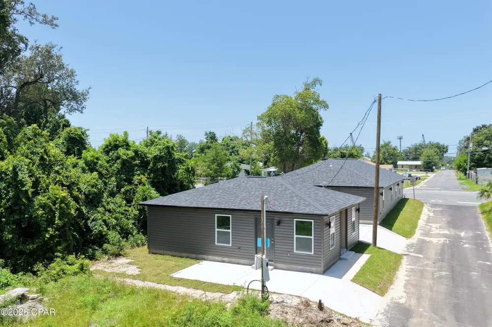 122 East Avenue #B Panama City, FL 32401