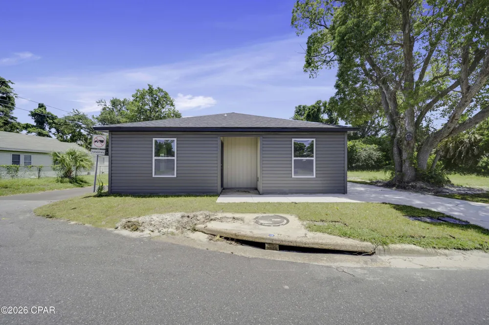 122 East Avenue #B Panama City, FL 32401