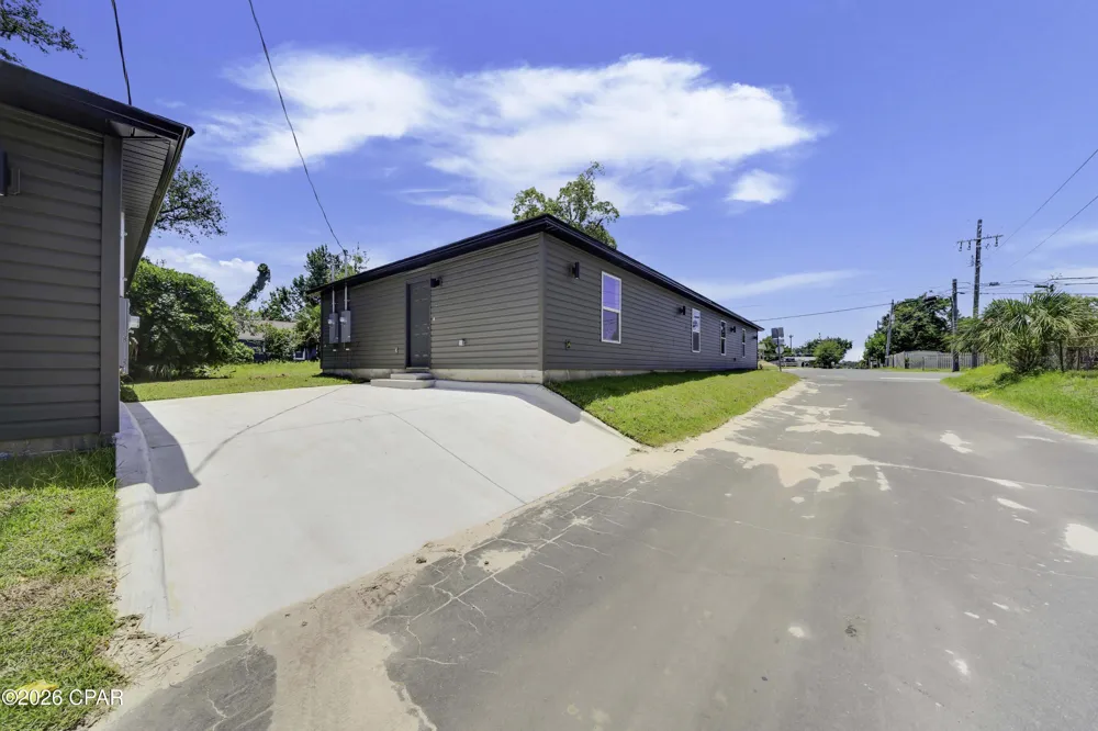 122 East Avenue #B Panama City, FL 32401