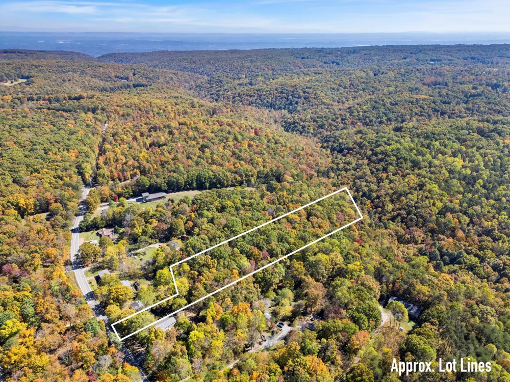 2424 Corral Road Signal Mountain, TN 37377