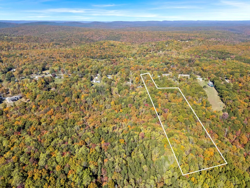 2424 Corral Road Signal Mountain, TN 37377