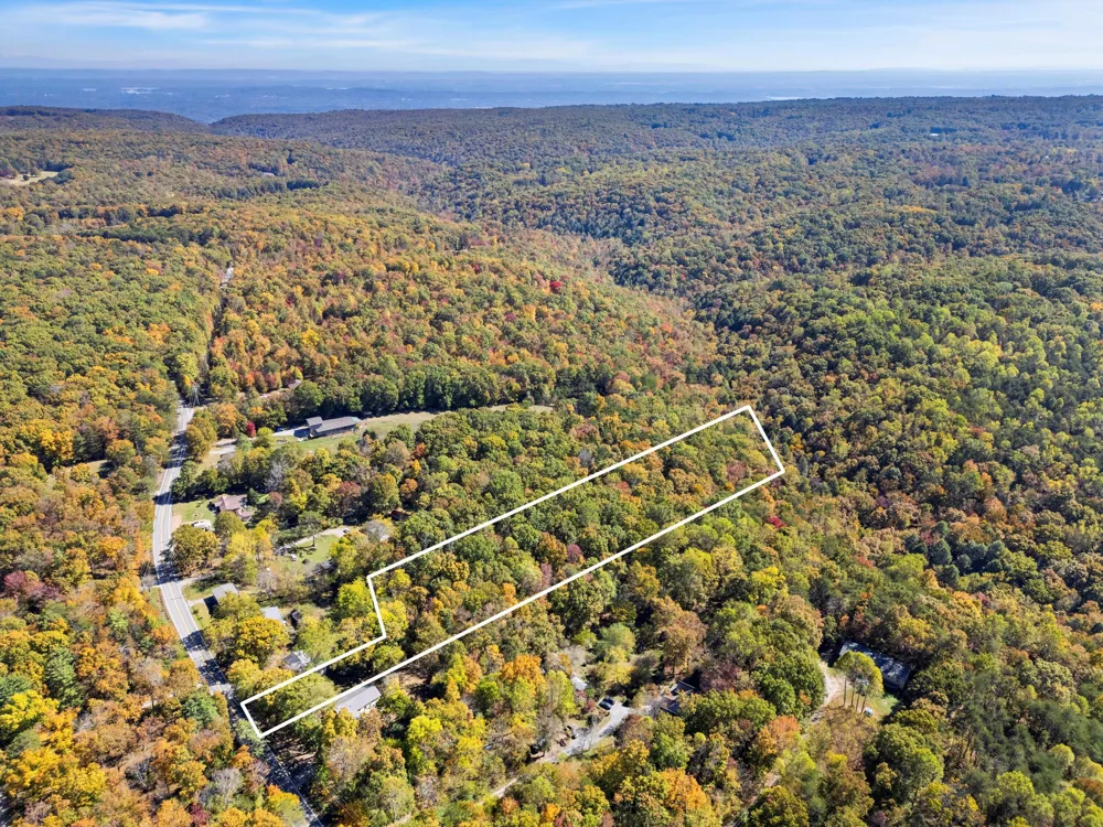 2424 Corral Road Signal Mountain, TN 37377