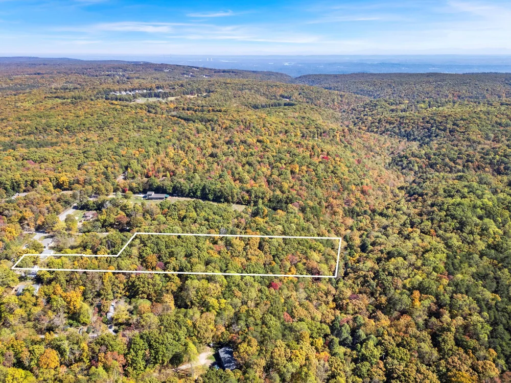 2424 Corral Road Signal Mountain, TN 37377