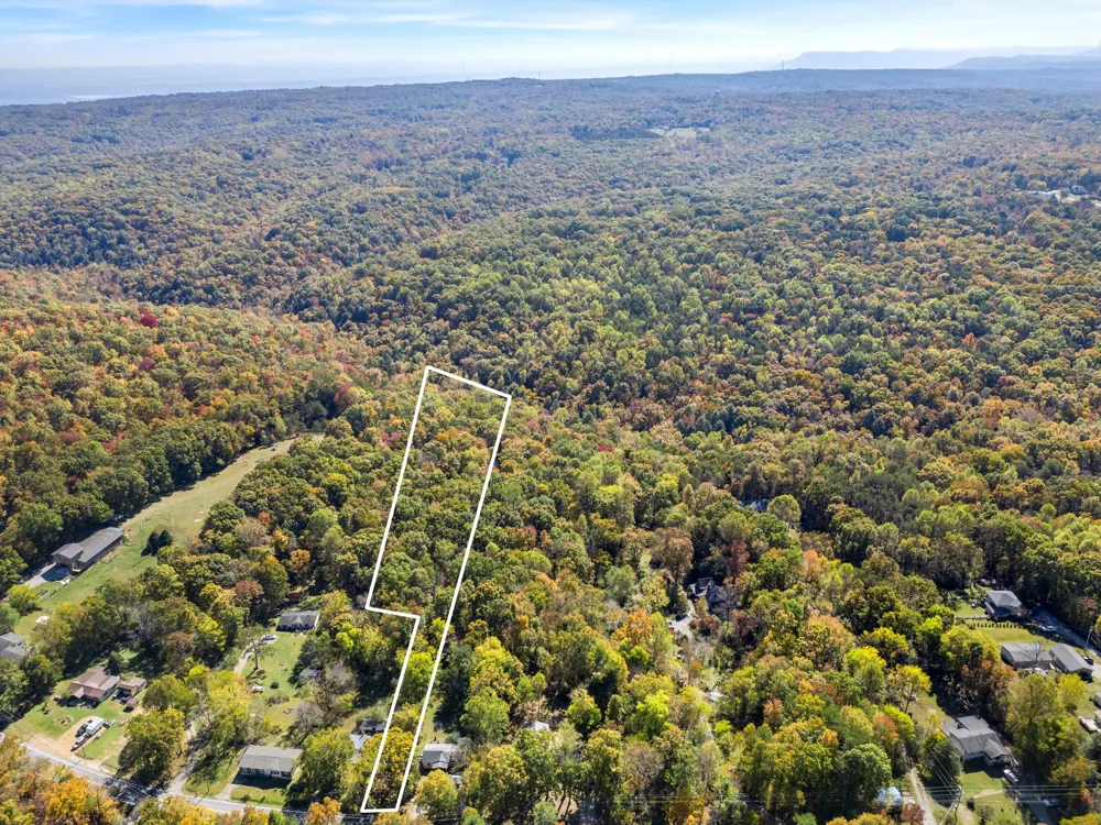 2424 Corral Road Signal Mountain, TN 37377