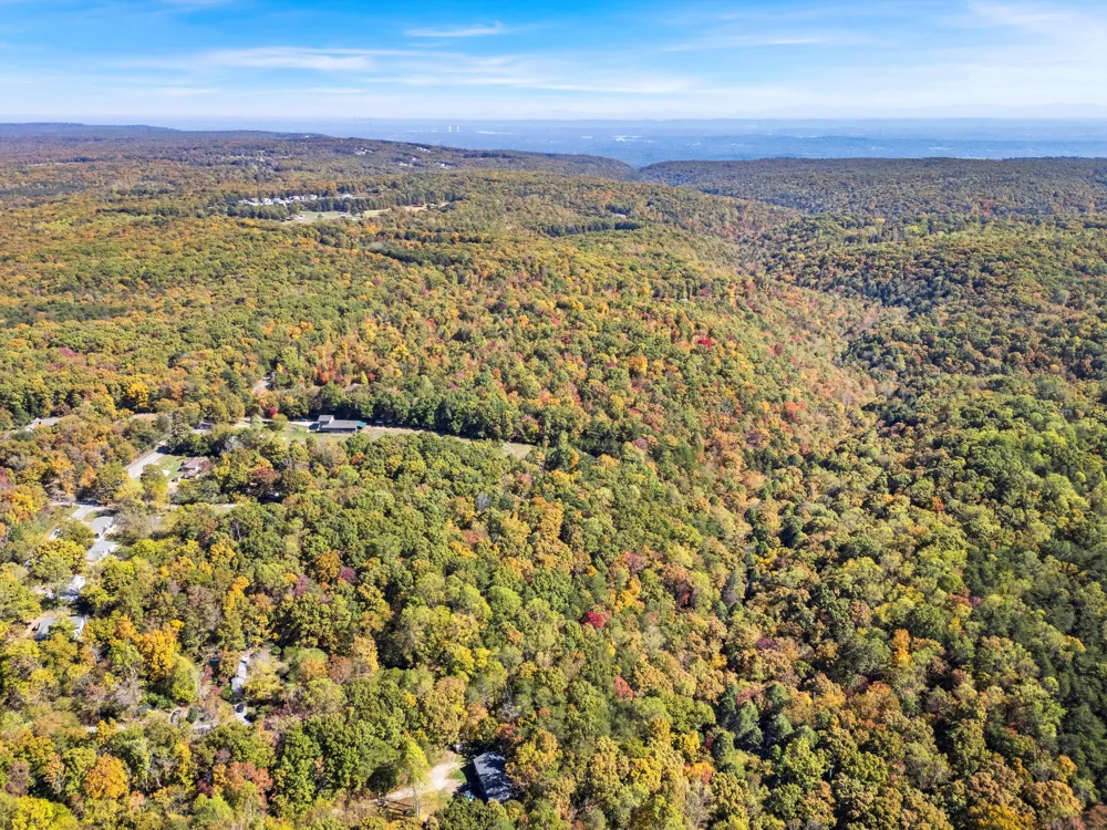2424 Corral Road Signal Mountain, TN 37377