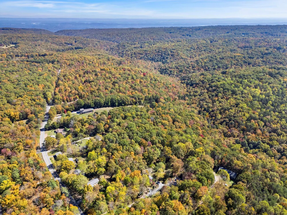 2424 Corral Road Signal Mountain, TN 37377