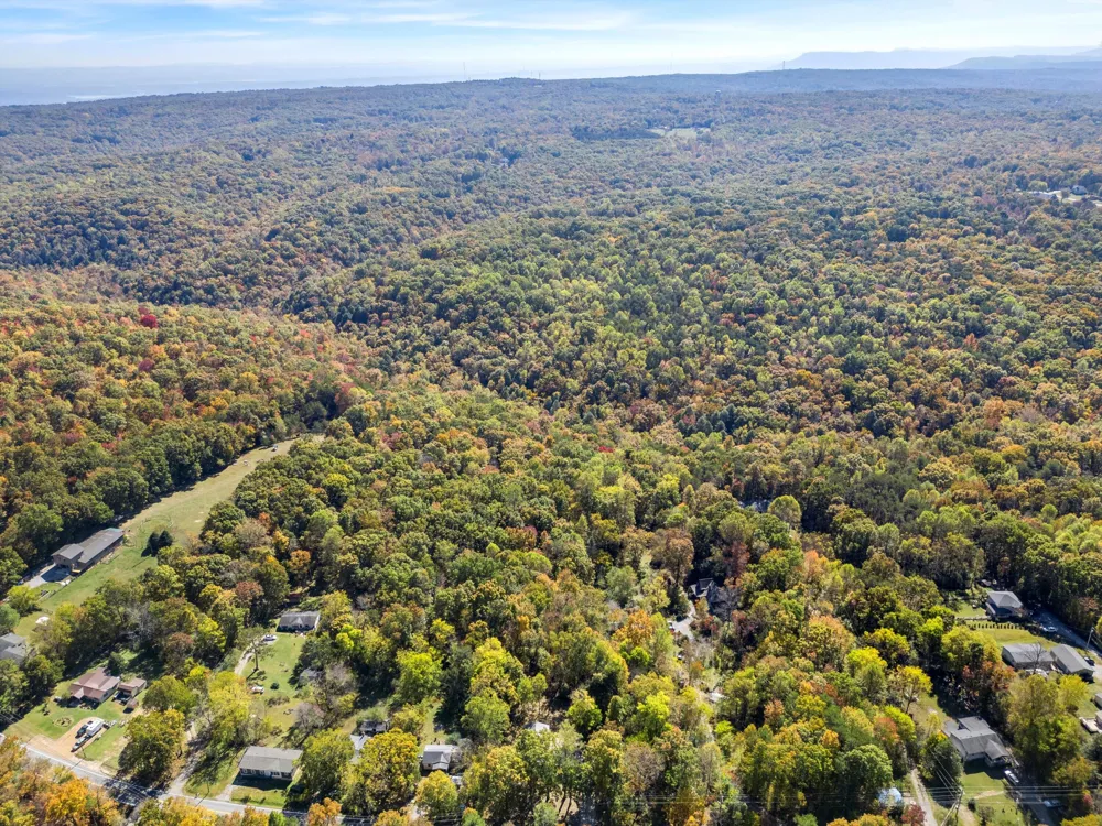 2424 Corral Road Signal Mountain, TN 37377