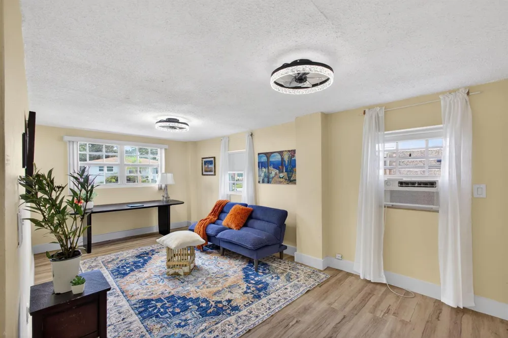 140 W 31st Court Riviera Beach, FL 33404