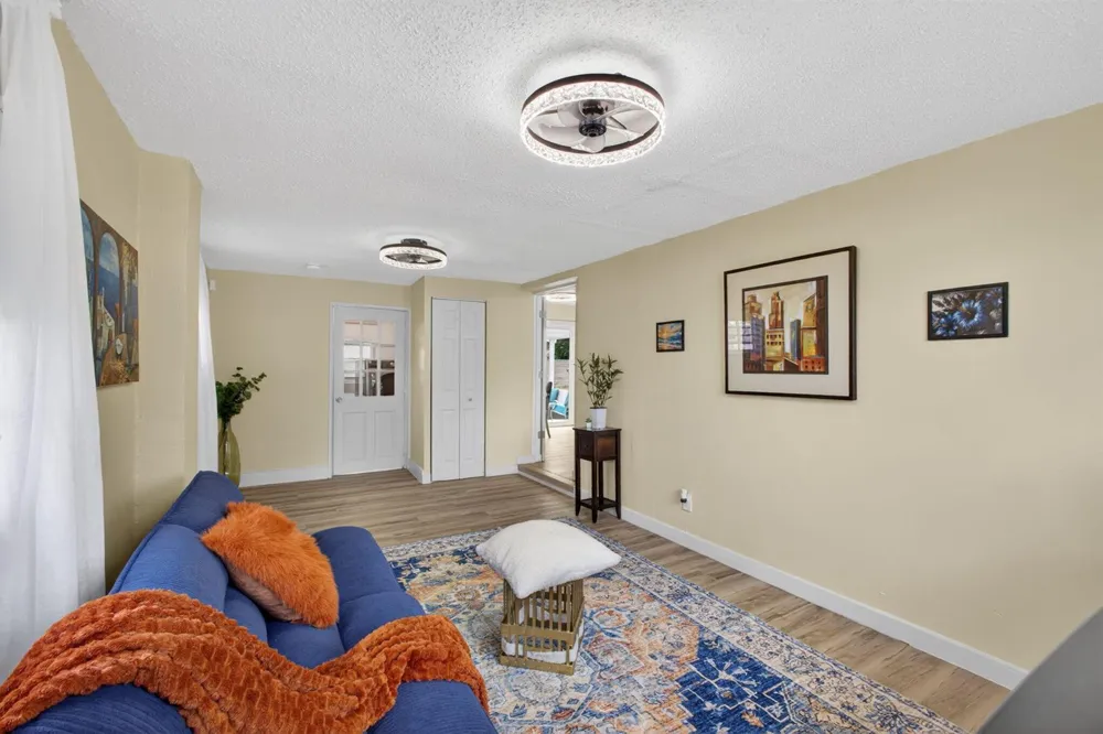 140 W 31st Court Riviera Beach, FL 33404