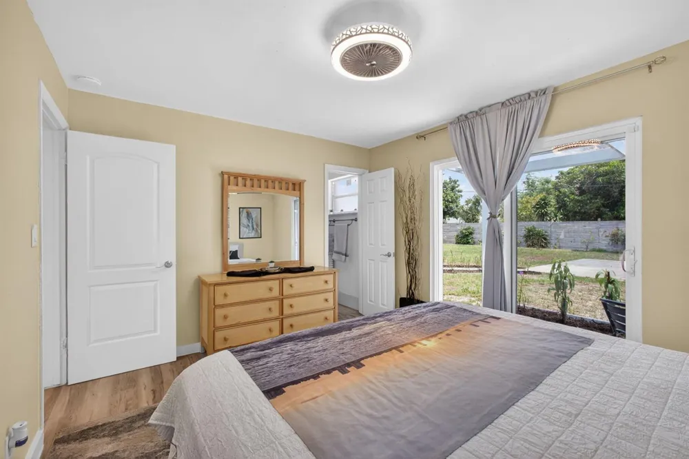 140 W 31st Court Riviera Beach, FL 33404