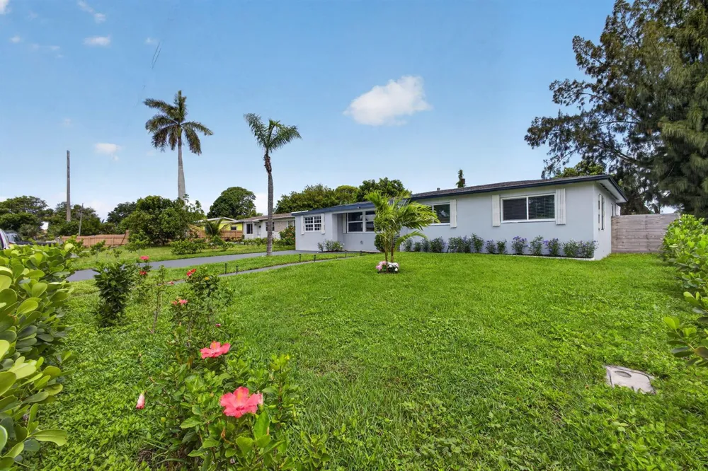 140 W 31st Court Riviera Beach, FL 33404