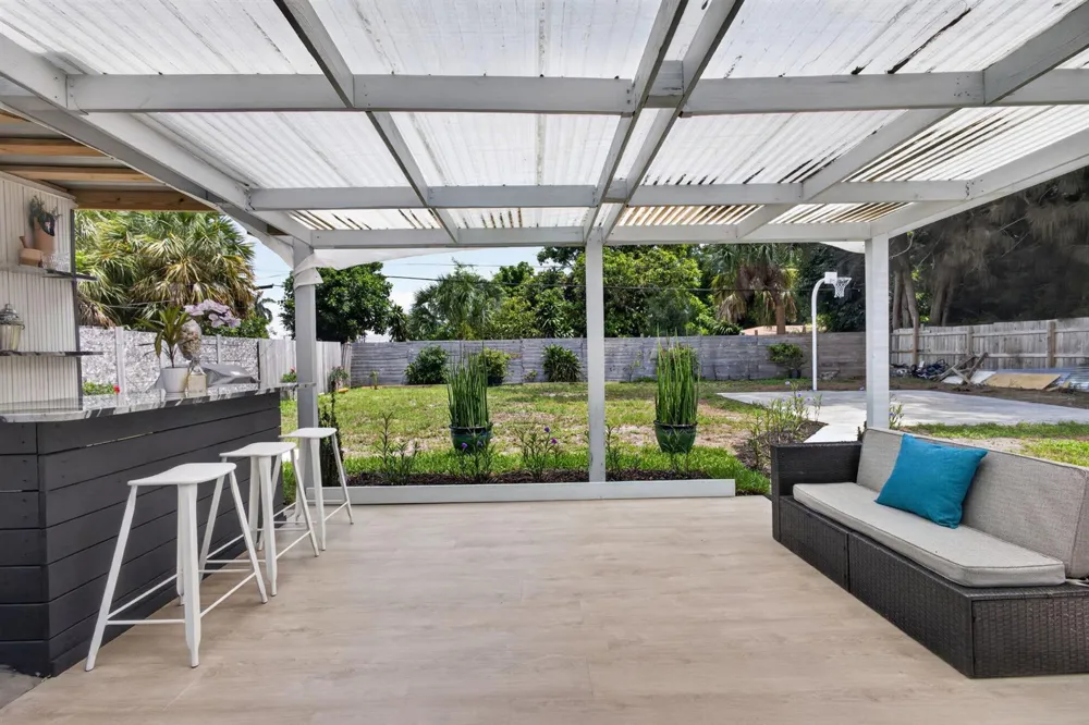 140 W 31st Court Riviera Beach, FL 33404