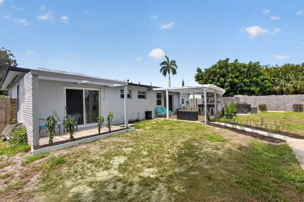 140 W 31st Court Riviera Beach, FL 33404