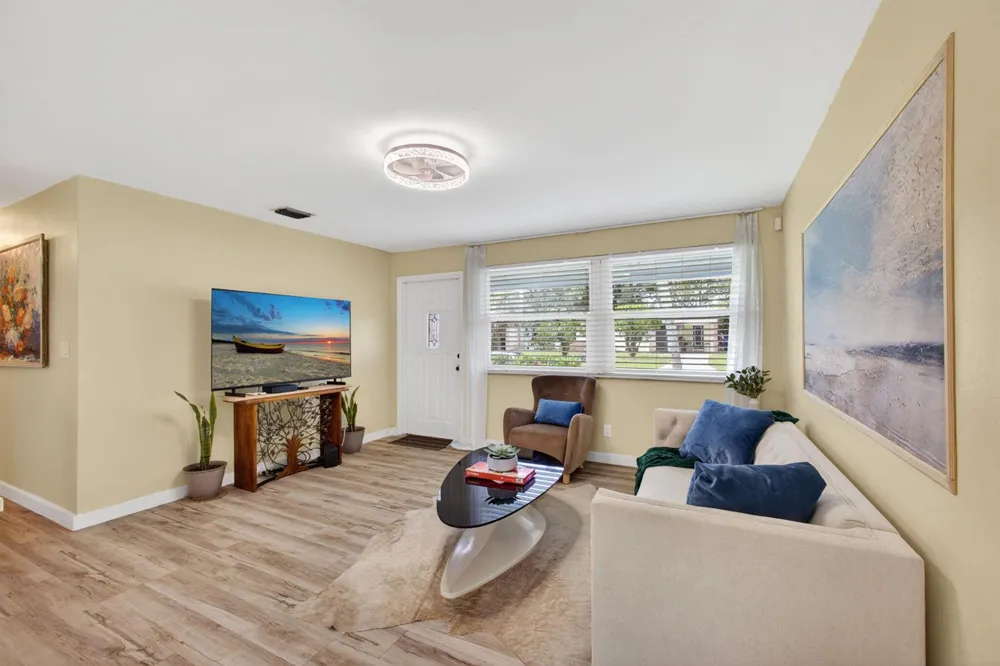 140 W 31st Court Riviera Beach, FL 33404