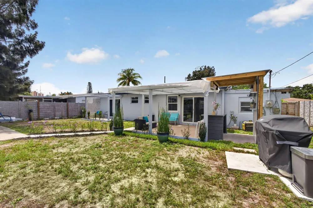 140 W 31st Court Riviera Beach, FL 33404