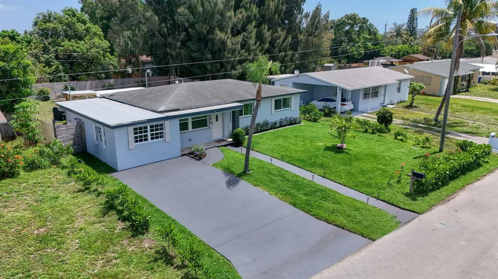140 W 31st Court Riviera Beach, FL 33404