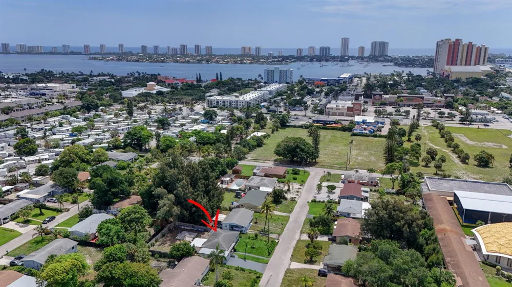 140 W 31st Court Riviera Beach, FL 33404