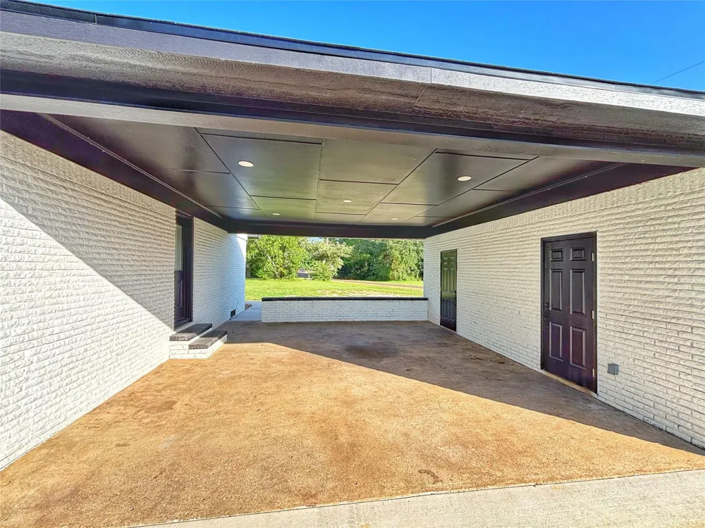 1116 N Olive Street Grapeland, TX 75844