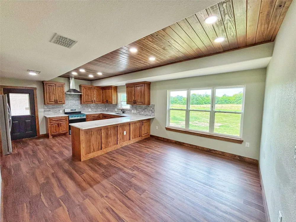 1116 N Olive Street Grapeland, TX 75844