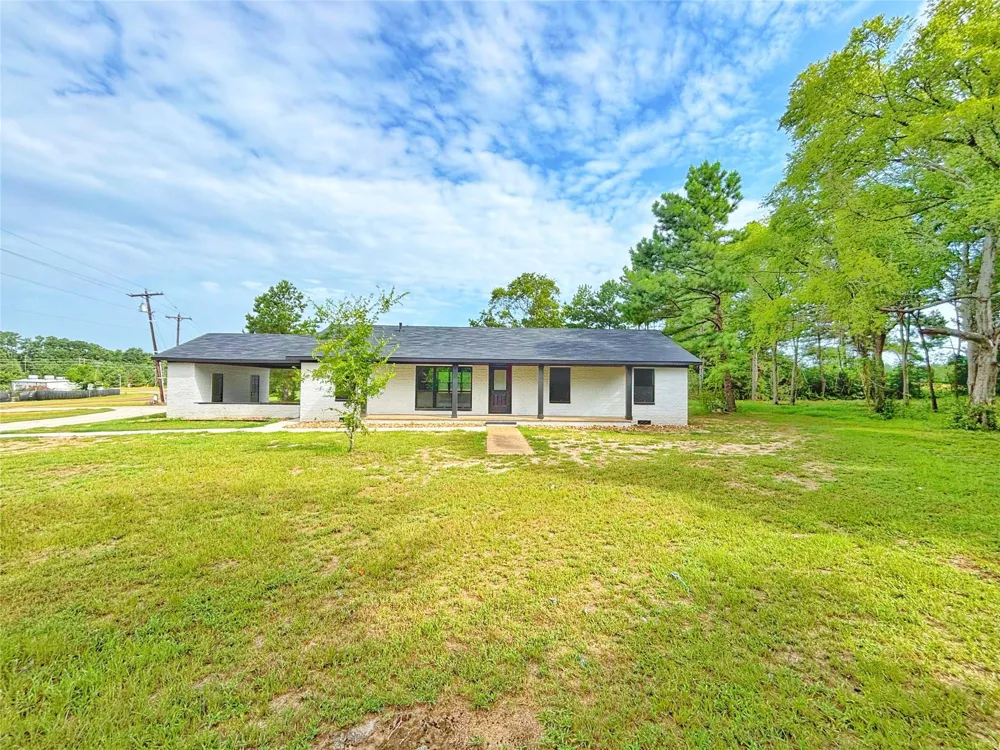 1116 N Olive Street Grapeland, TX 75844