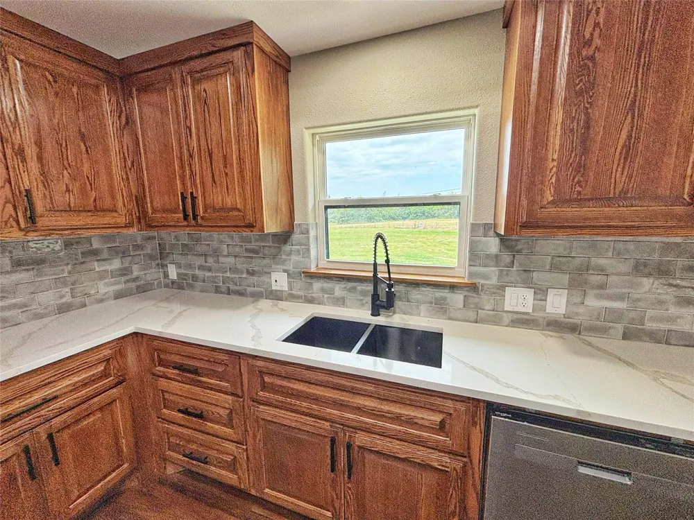 1116 N Olive Street Grapeland, TX 75844
