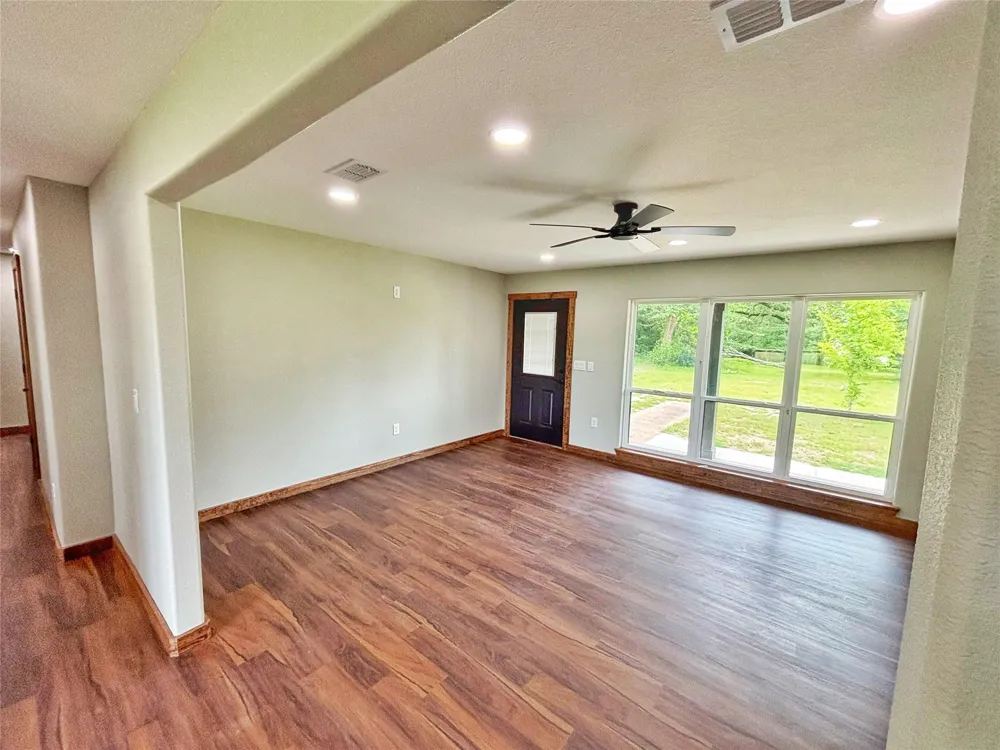 1116 N Olive Street Grapeland, TX 75844