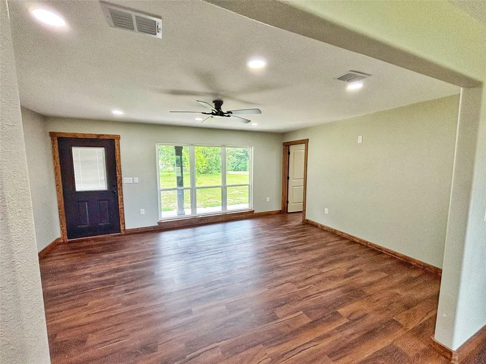 1116 N Olive Street Grapeland, TX 75844