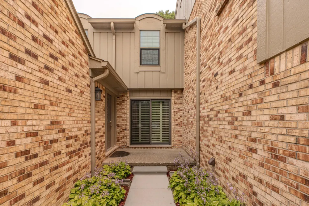 1885 Christy Court Rochester, MI 48309