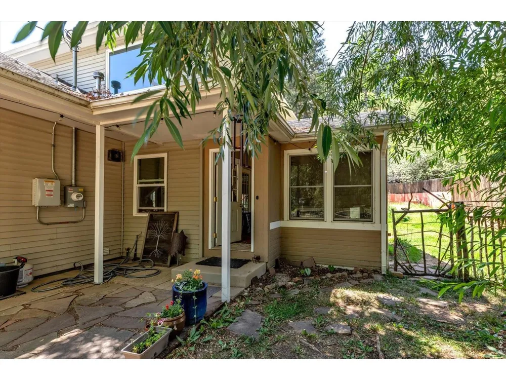 35 Main Street Jamestown, CO 80455